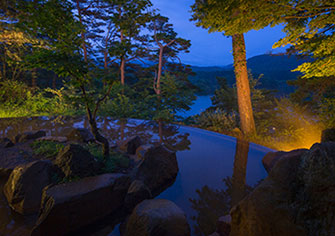 ＜源泉100％かけ流しの絶景露天温泉＞